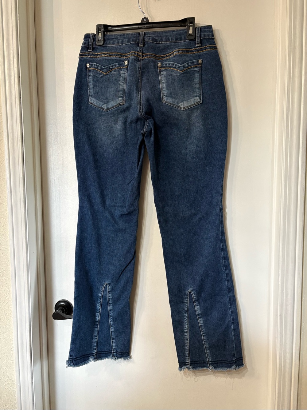 Straight-Leg Dark Blue Women’s Jeans with Back Slit Hem